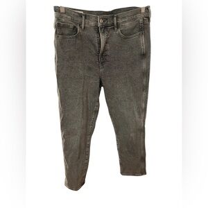 GAP women’s  Charcoal Skinny Jeans